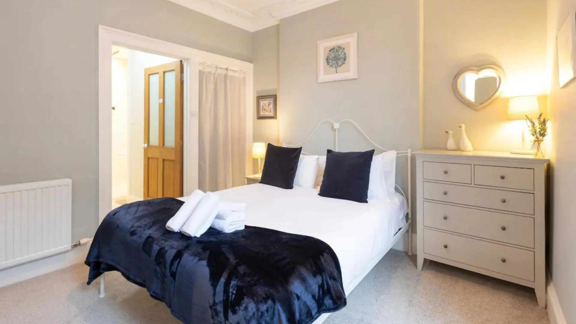 Beautiful 1 Bedroom Flat In Vibrant Stockbridge Edinburgh